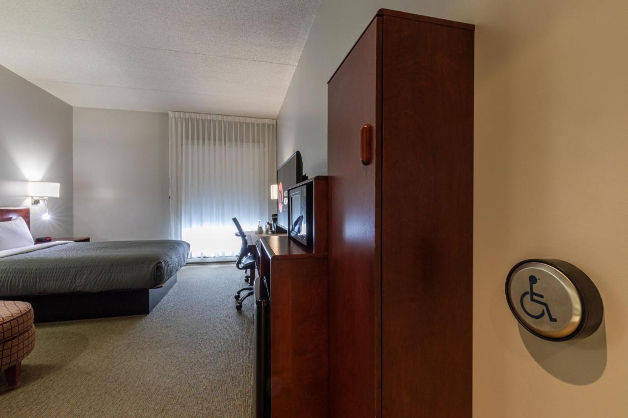 Hotel & Suites Normandin Quebec Exterior photo