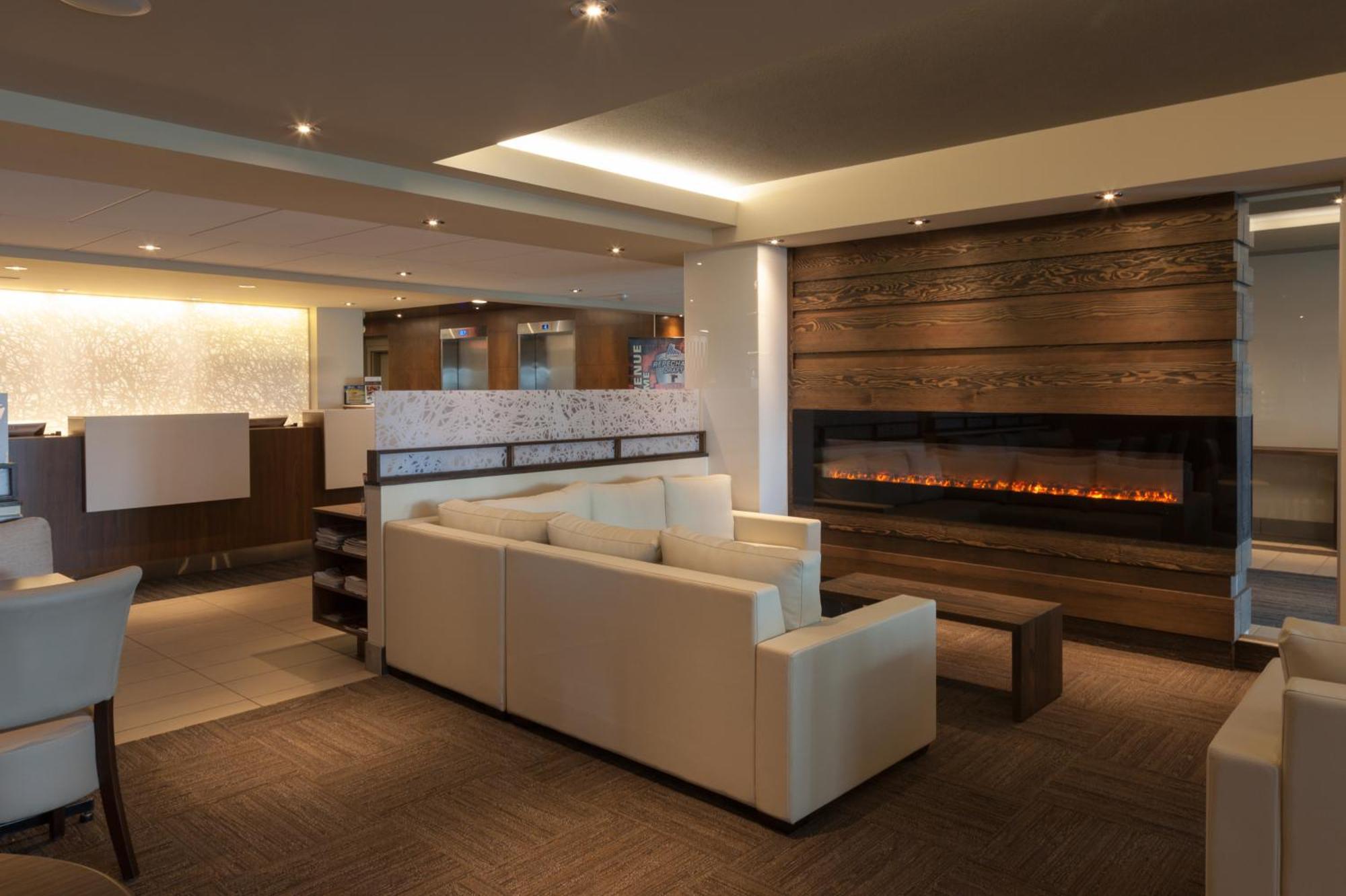 Hotel & Suites Normandin Quebec Exterior photo
